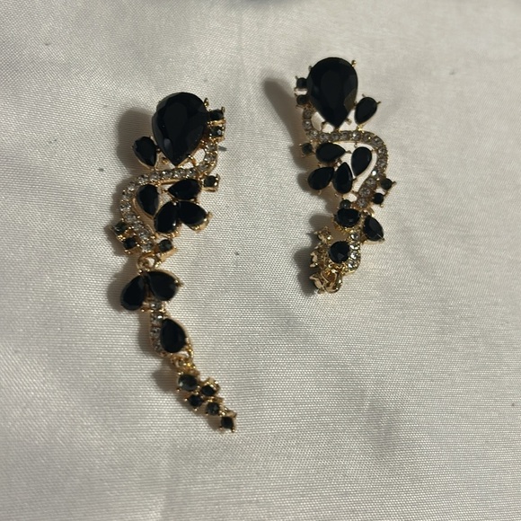 Multi-strand necklace with layered effect with other Costume Type Jewelry Lot #4 - Picture 8 of 8